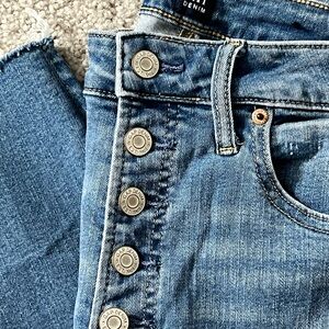 Gap Denim Curvy True Skinny Jeans Button Fly  Size 12 or 31. Excellent Condition